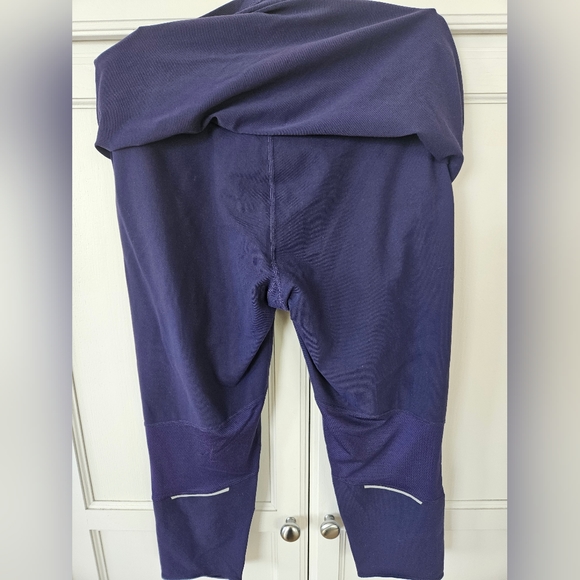 Athleta Womens 2 In 1 Skirt Capri Leggings - Picture 8 of 8